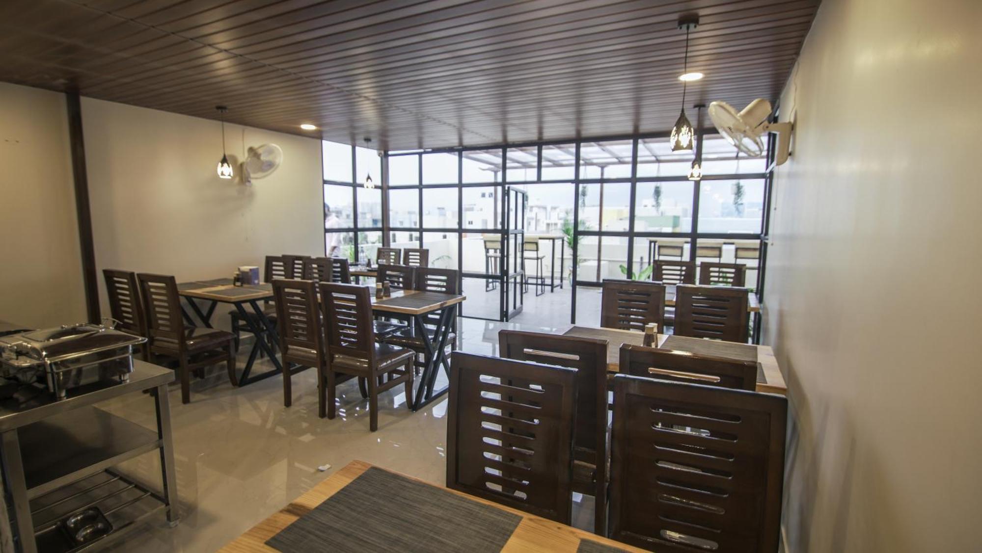 Radhe Suites حيدر أباد المظهر الخارجي الصورة