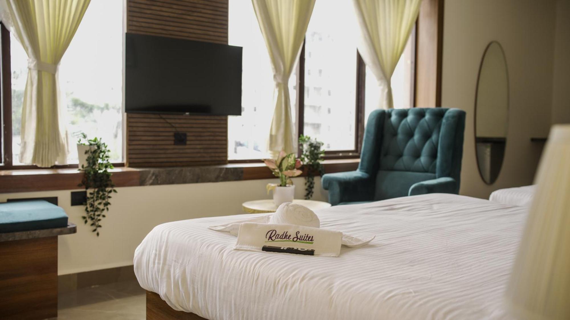 Radhe Suites حيدر أباد المظهر الخارجي الصورة